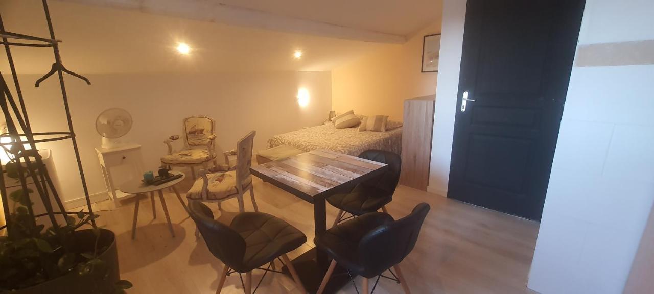 Chez Franck Hotel Saint-Martin-de-Valgalgues Bagian luar foto